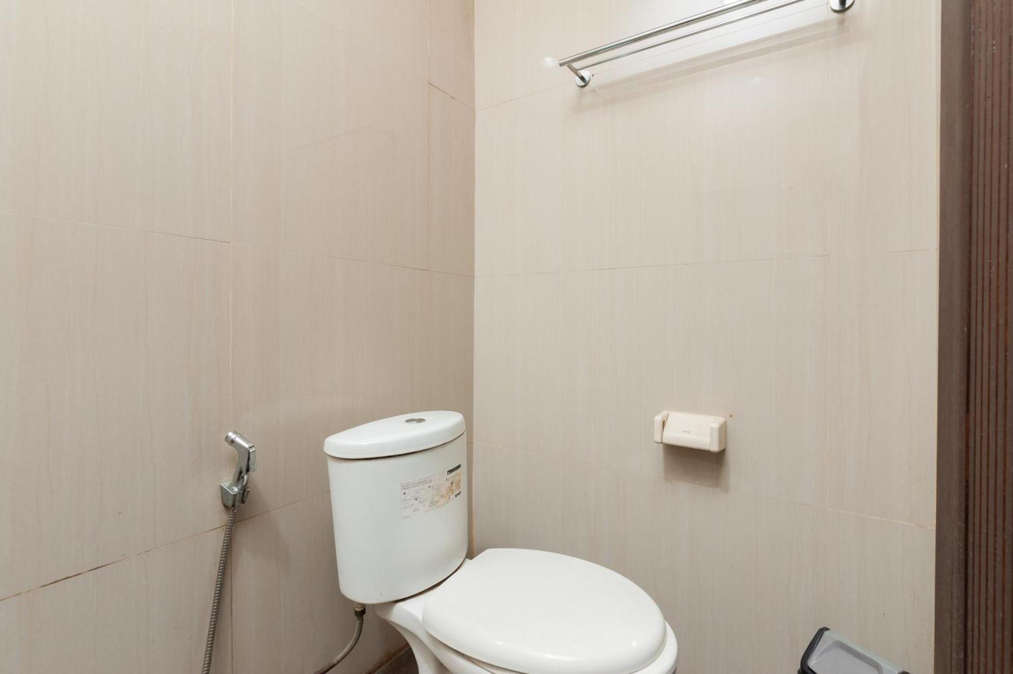 Reddoorz Plus Near Kelapa Dua Kebon Jeruk จาการ์ตา ภายนอก รูปภาพ