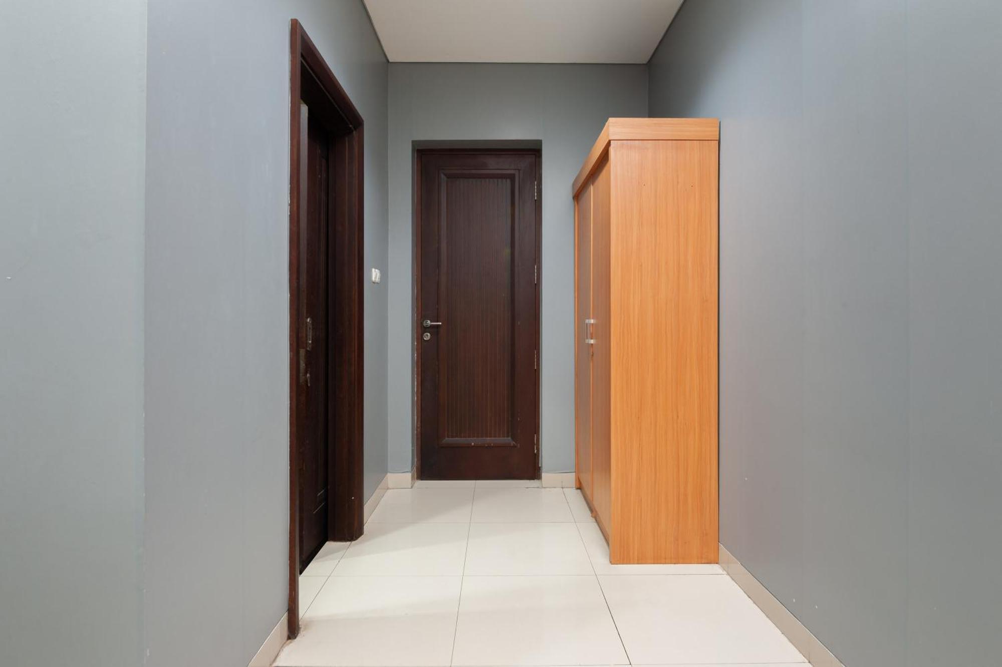 Reddoorz Plus Near Kelapa Dua Kebon Jeruk จาการ์ตา ภายนอก รูปภาพ
