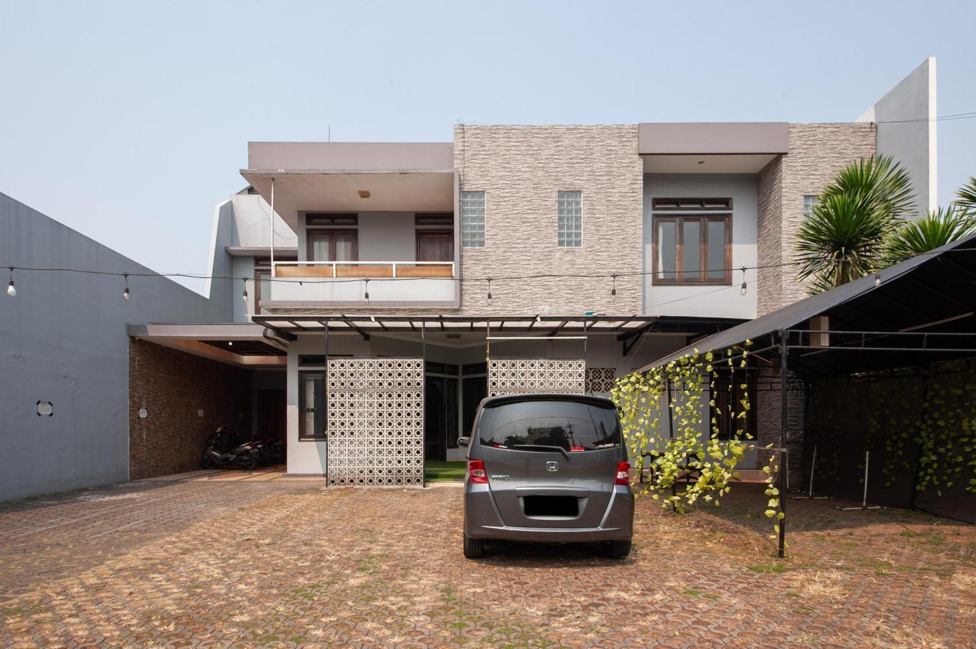 Reddoorz Plus Near Kelapa Dua Kebon Jeruk จาการ์ตา ภายนอก รูปภาพ