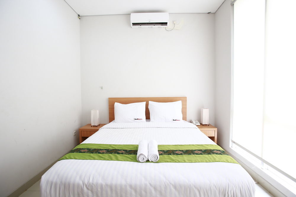 Reddoorz Plus Near Kelapa Dua Kebon Jeruk จาการ์ตา ภายนอก รูปภาพ