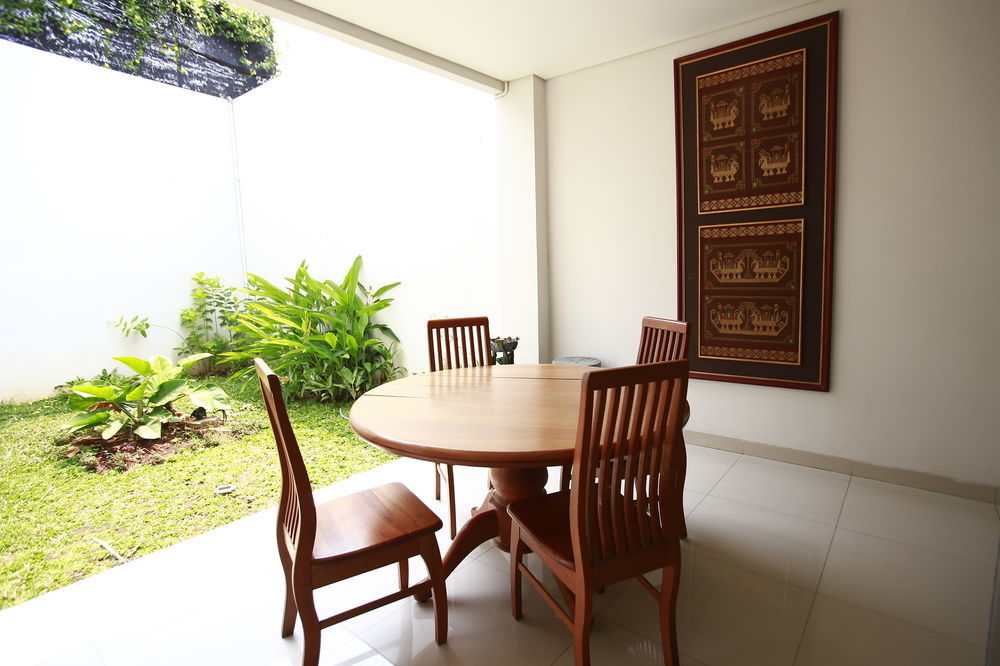 Reddoorz Plus Near Kelapa Dua Kebon Jeruk จาการ์ตา ภายนอก รูปภาพ