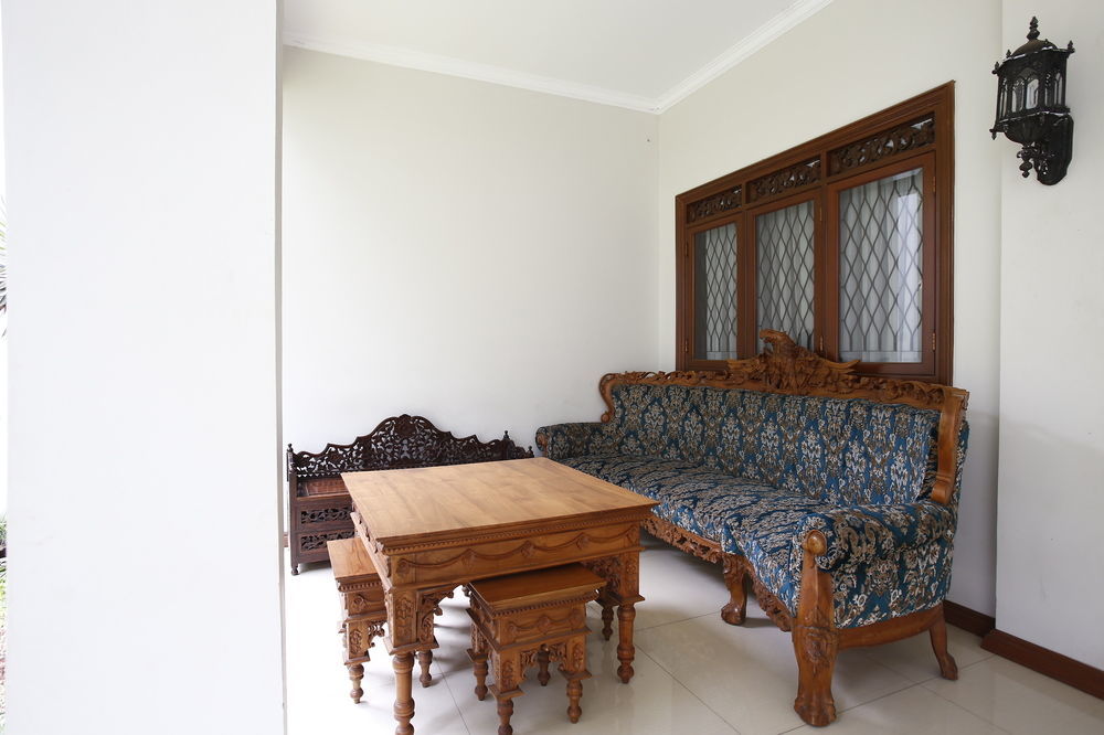 Reddoorz Plus Near Kelapa Dua Kebon Jeruk จาการ์ตา ภายนอก รูปภาพ