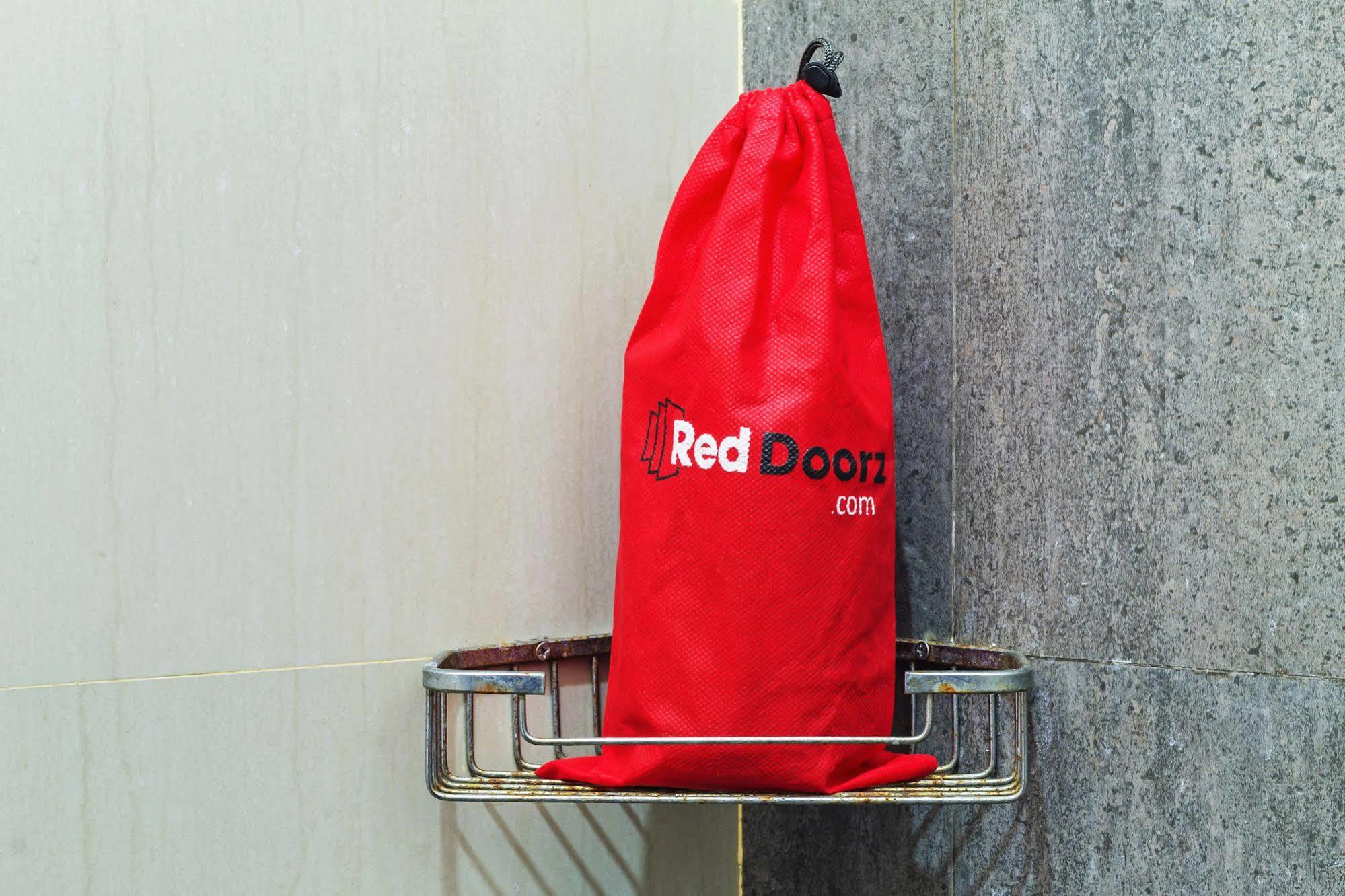 Reddoorz Plus Near Kelapa Dua Kebon Jeruk จาการ์ตา ภายนอก รูปภาพ